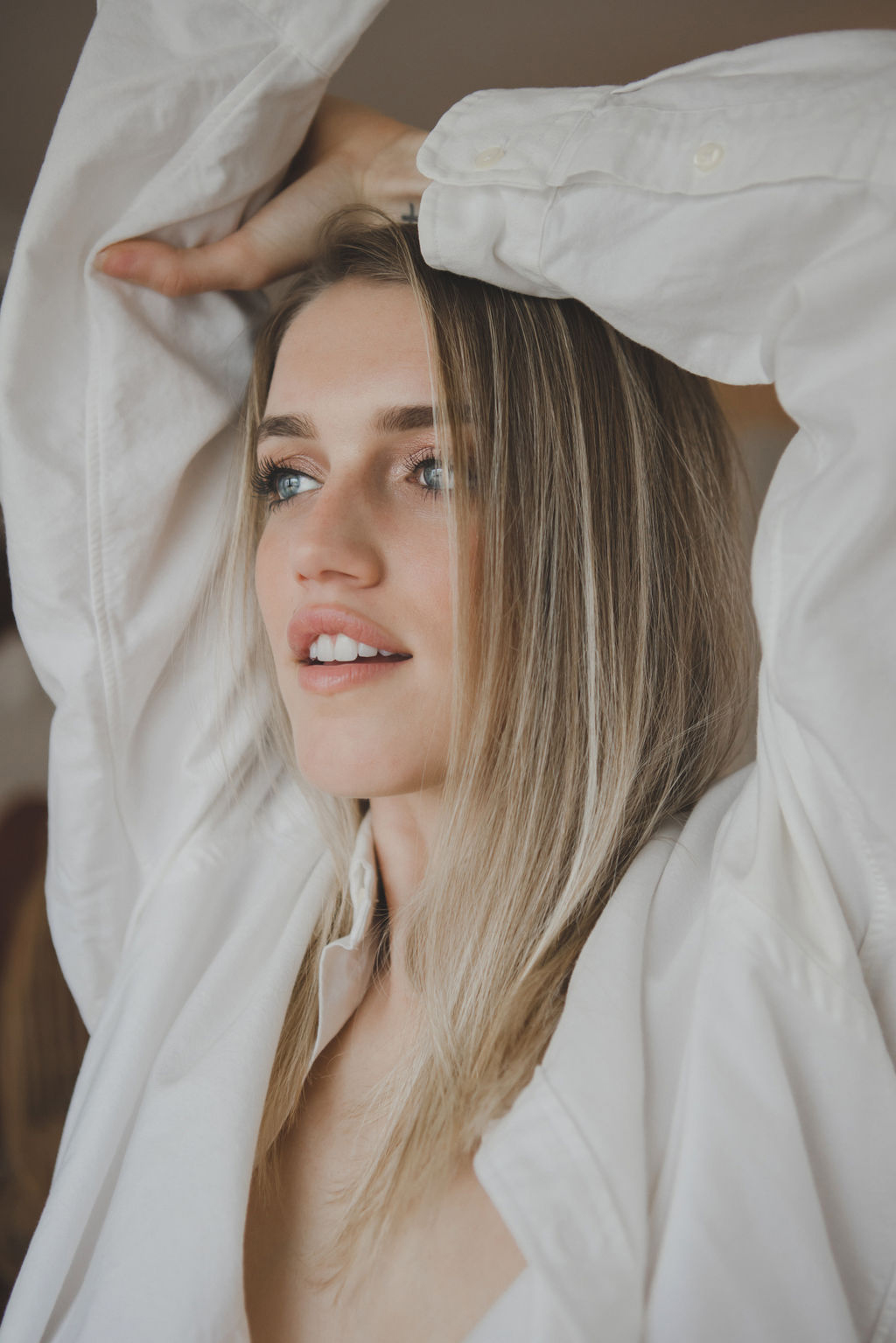 Intimate portrait · soft morning light